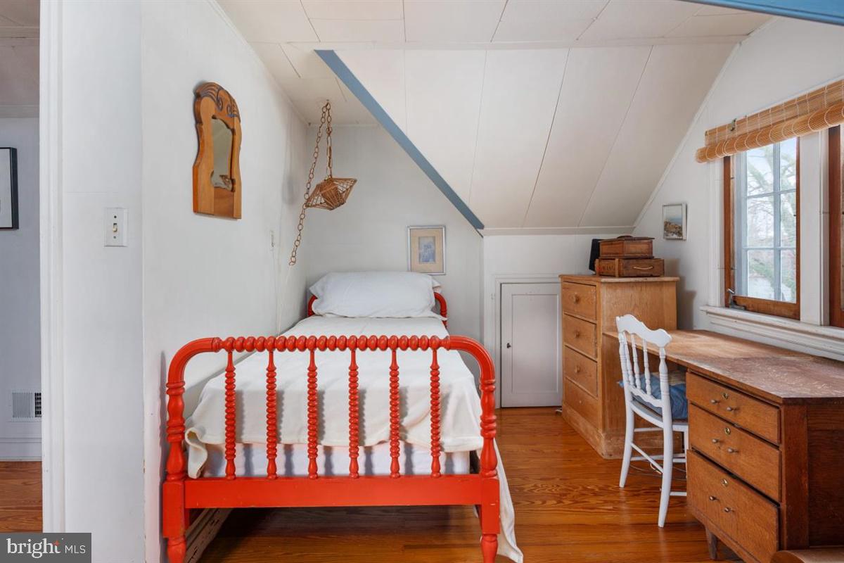 677 Red Cedar Road Annapolis, MD 21409 - Photo 39 of 44 Compact but cozy 2nd upstairs bedroom.