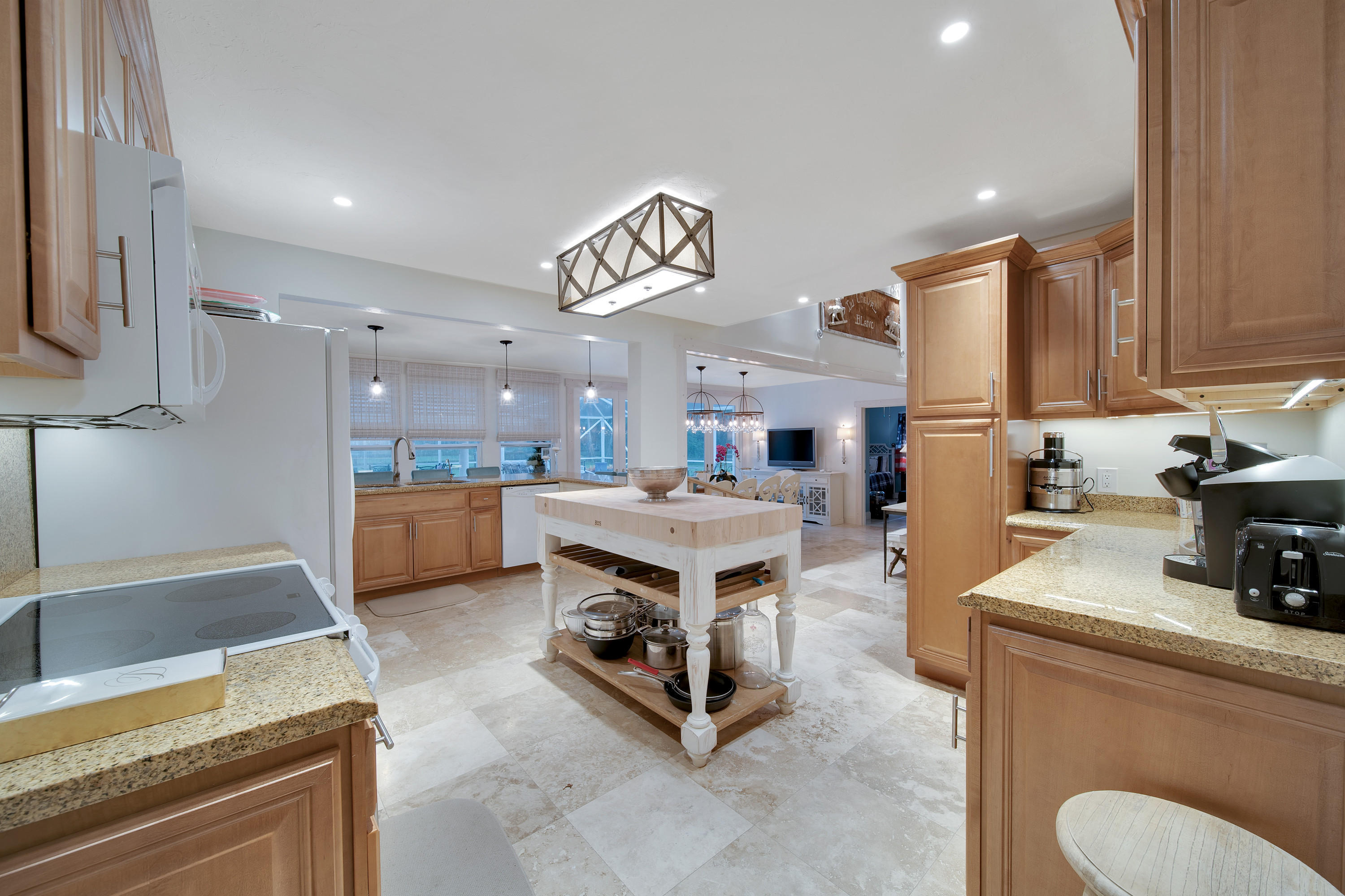 13262 Running Water Road Palm Beach Gardens, FL 33418 - Photo 12 of 36 Kichen