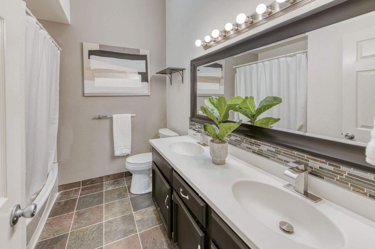 57 North Jasmine Avenue Clovis, CA 93611 - Photo 15 of 30