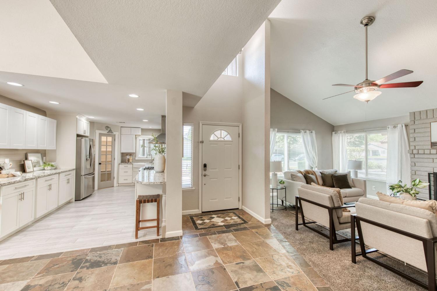 57 North Jasmine Avenue Clovis, CA 93611 - Photo 2 of 30