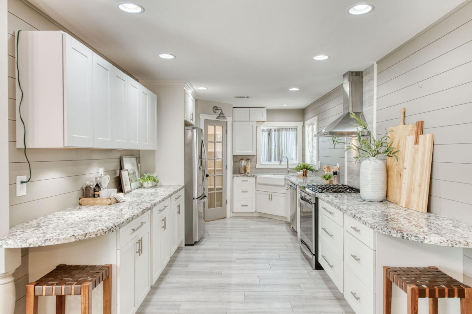 57 North Jasmine Avenue Clovis, CA 93611 - Photo 5 of 30