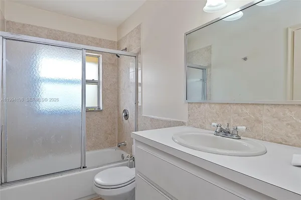 $1,800 | 5415 Northwest 27th Street, Unit A1, Lauderhill, FL 33313