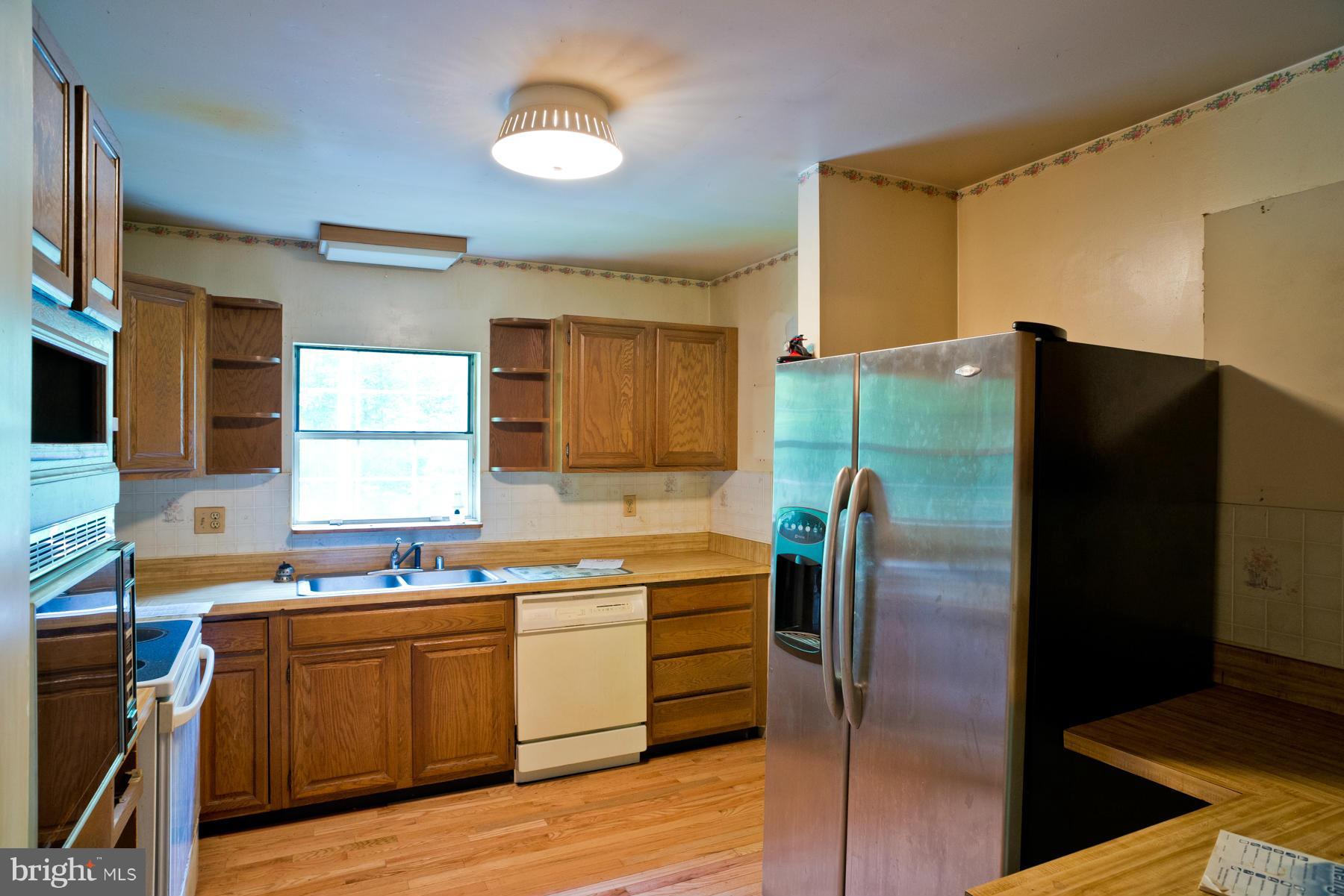 810 Rustic Lane Lothian, MD 20711 - Photo 17 of 27 Kitchen