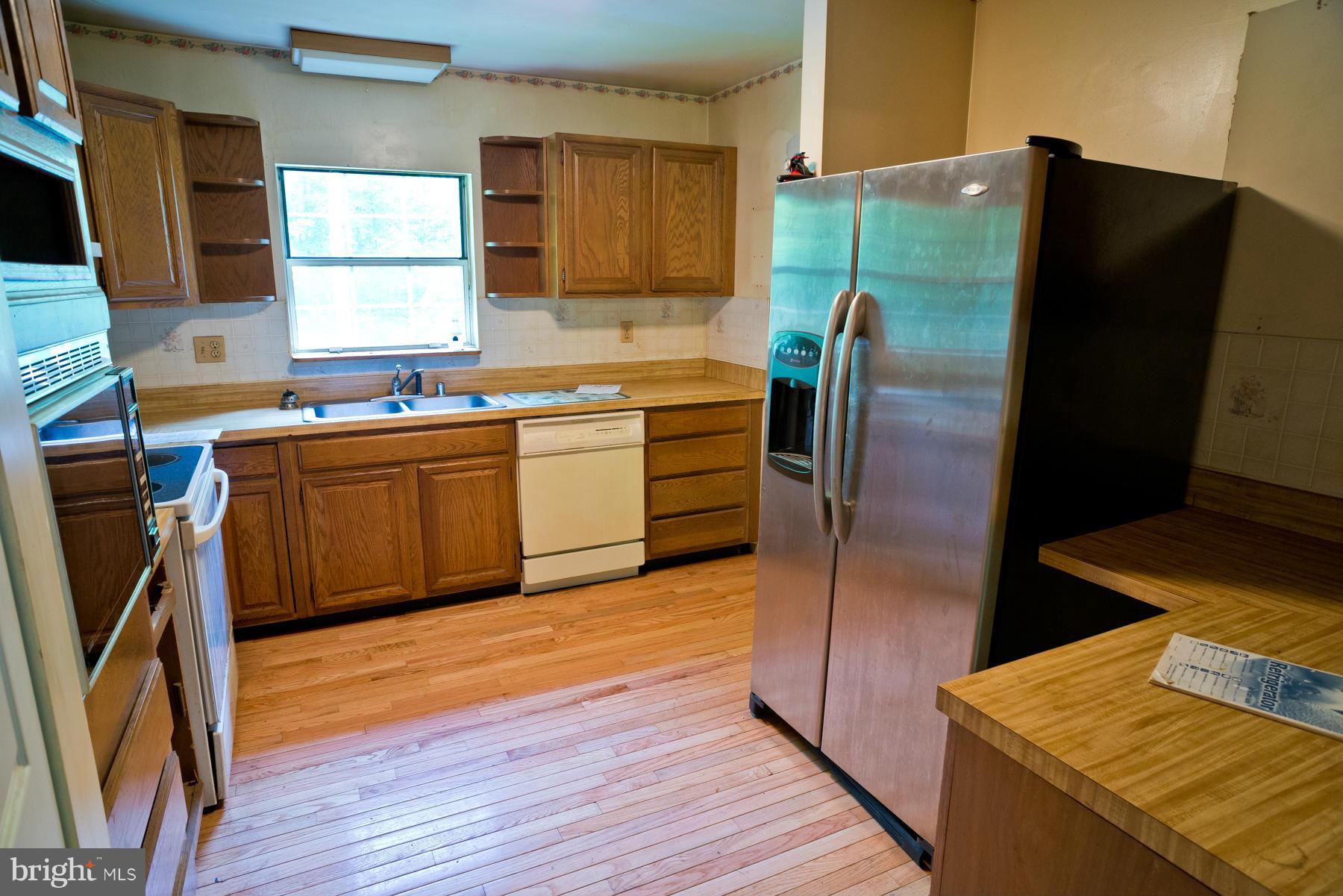 810 Rustic Lane Lothian, MD 20711 - Photo 18 of 27 Kitchen