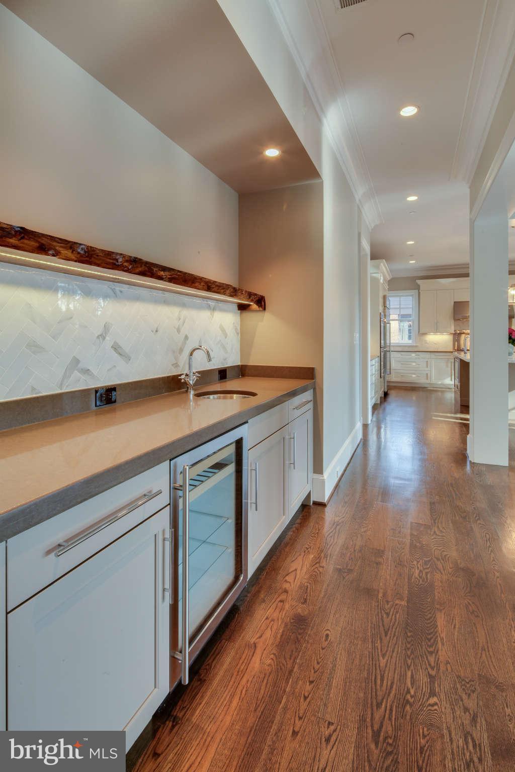 5820 Plainview Road Bethesda, MD 20817 - Photo 14 of 30 Interior (General)