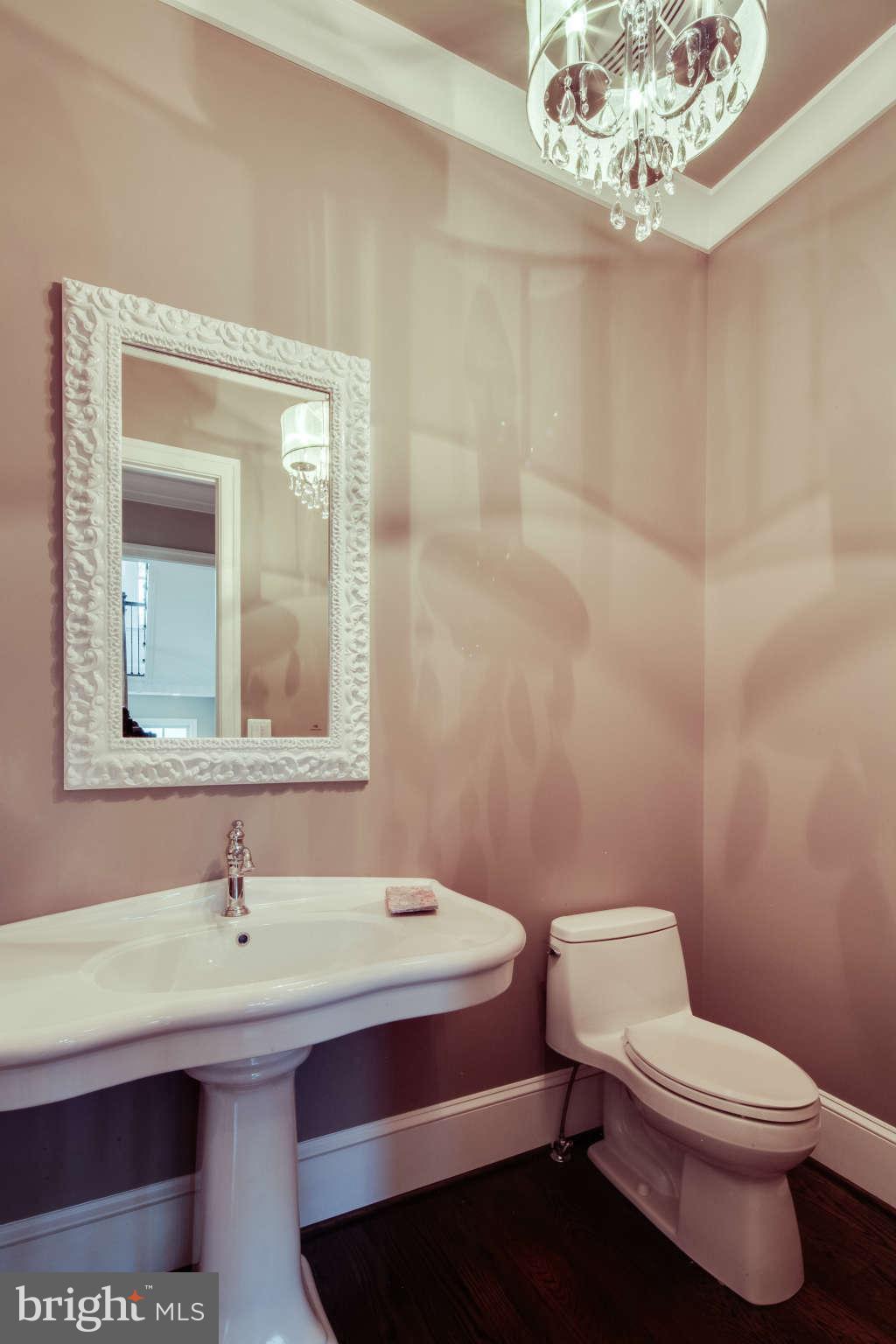 5820 Plainview Road Bethesda, MD 20817 - Photo 16 of 30 Bath