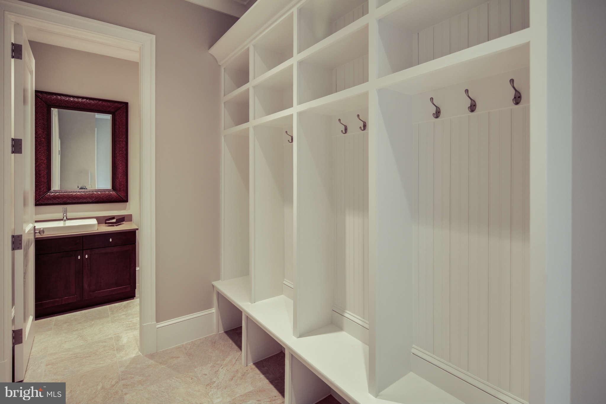 5820 Plainview Road Bethesda, MD 20817 - Photo 20 of 30 Interior (General)