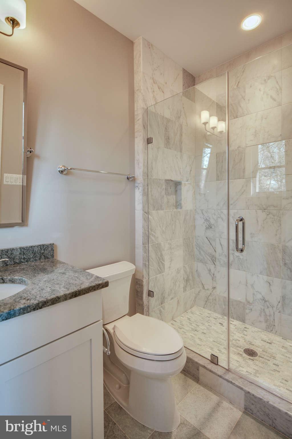 5820 Plainview Road Bethesda, MD 20817 - Photo 22 of 30 Bath