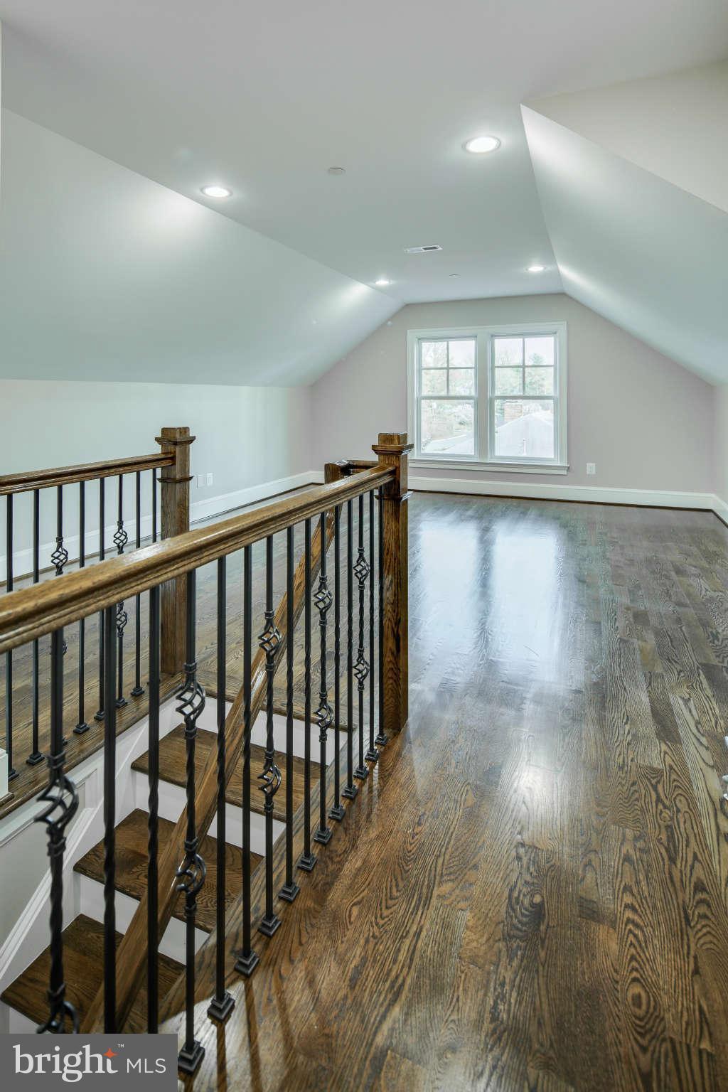 5820 Plainview Road Bethesda, MD 20817 - Photo 23 of 30 Bedroom