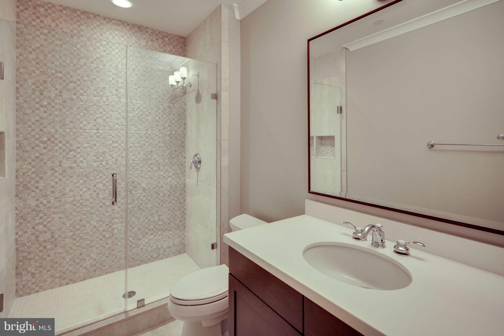 5820 Plainview Road Bethesda, MD 20817 - Photo 25 of 30 Bath