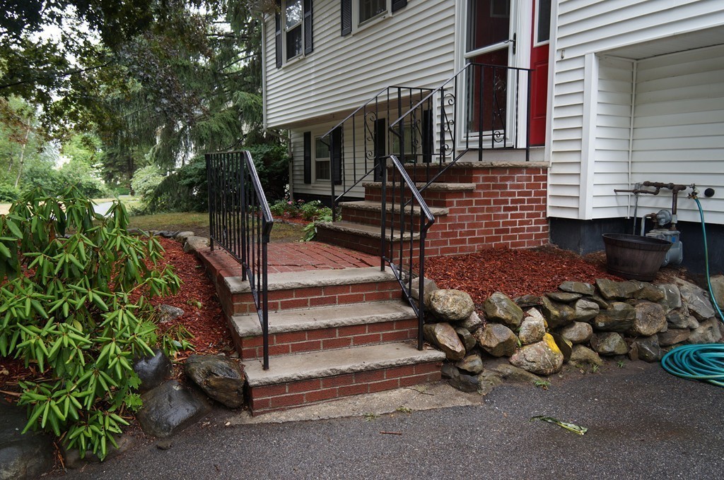 10 Hoyt Road Haverhill, MA 01835 - Photo 1 of 26 Gallery Image 1