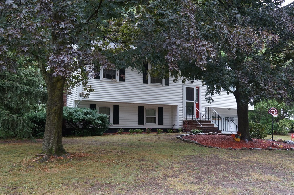 10 Hoyt Road Haverhill, MA 01835 - Photo 4 of 26 Gallery Image 4