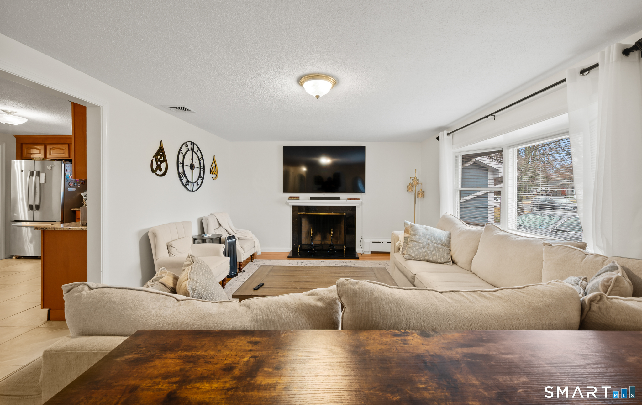 158 Dix Road Wethersfield, CT 06109 - Photo 5 of 40