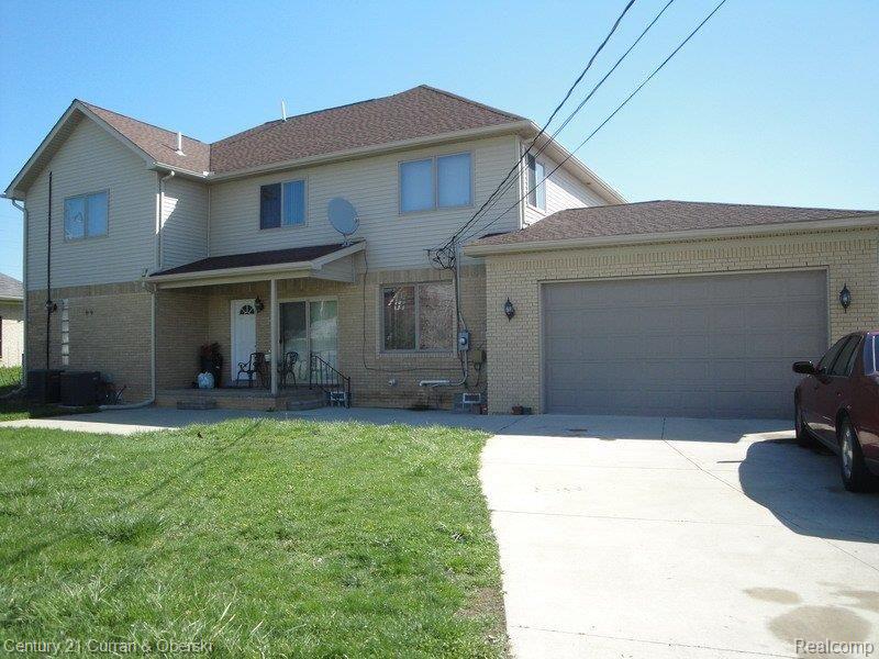 View of rear of Home.JPG