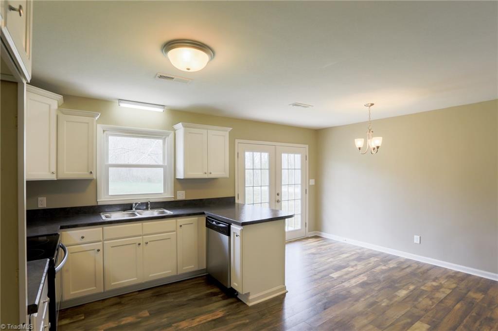 400 Fleer Road Thomasville, NC 27360 - Photo 10 of 28 Gallery Image 10