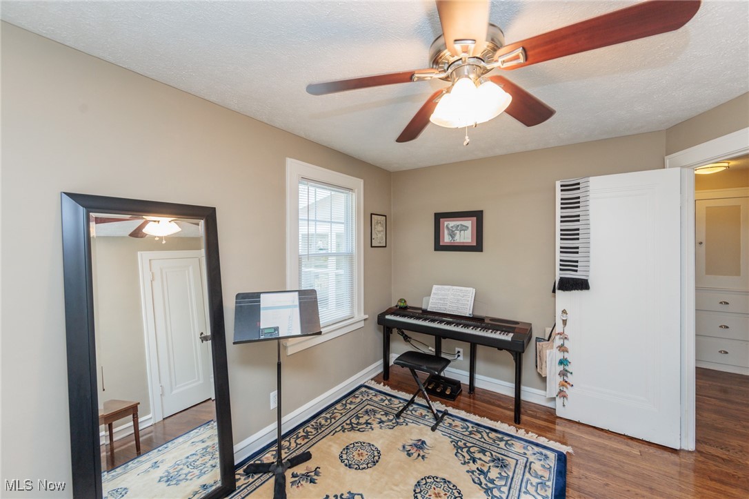 2199 Barrington Road Cleveland, OH 44118 - Photo 37 of 50