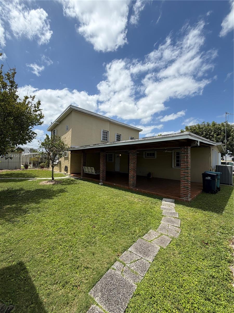10910 Southwest 40th Street Miami, FL 33165 - Photo 28 of 40