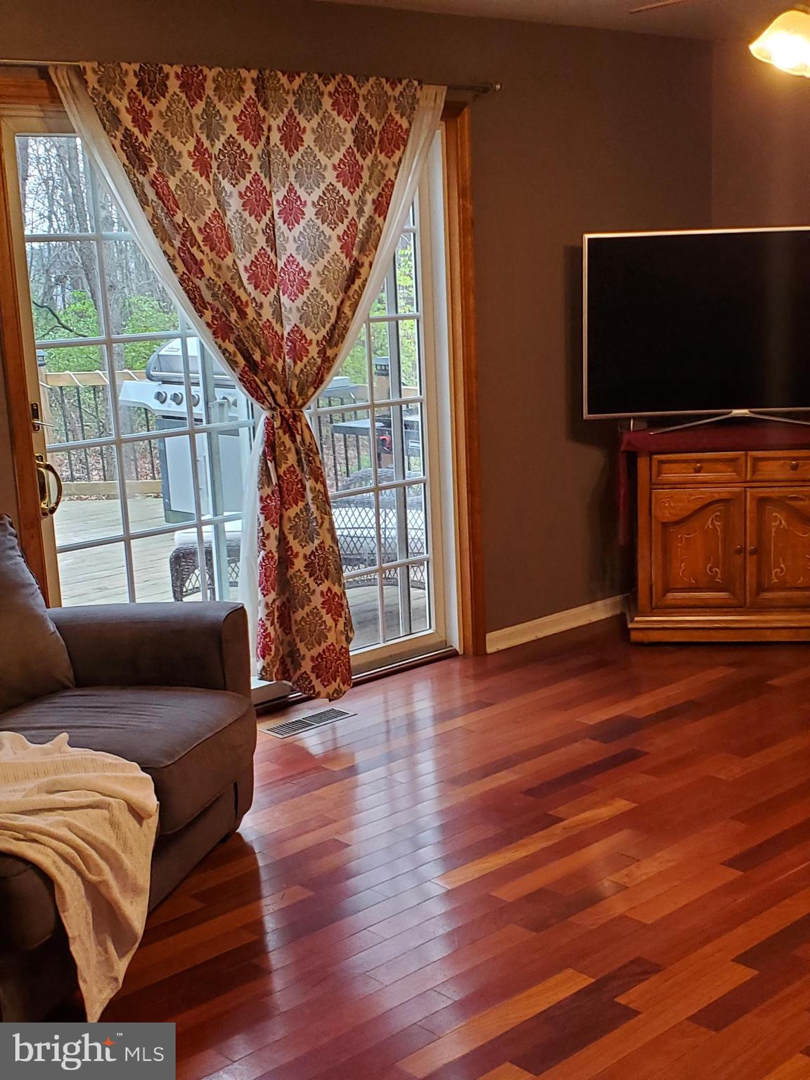4515 Chestnut Ridge Drive Manchester, MD 21102 - Photo 13 of 47 Living room