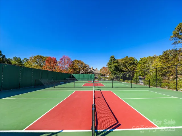 $825,000 | 4 Lacoste Drive, Hendersonville, NC 28739