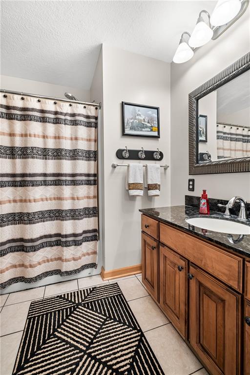 478 Spruce Lane Houston, PA 15342 - Photo 25 of 45 Second Floor Full bathroom