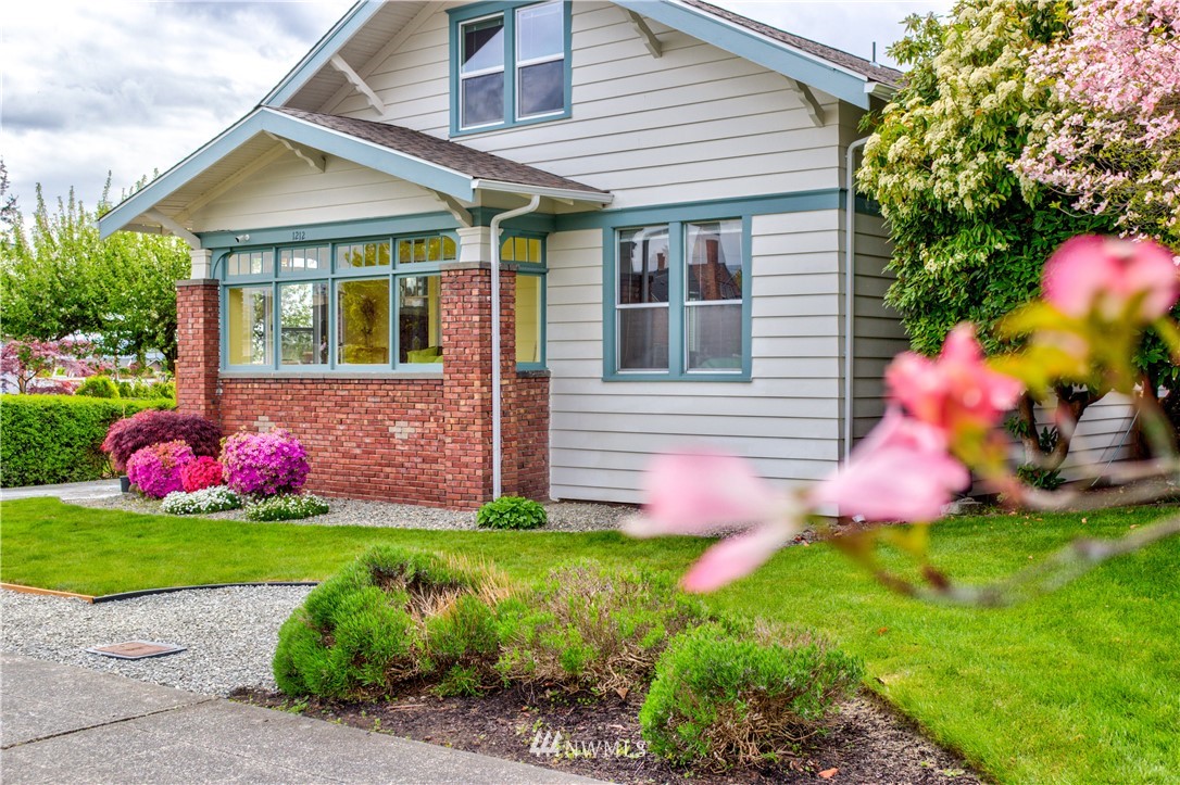 1212 Rucker Avenue Everett, WA 98201 - Photo 1 of 25