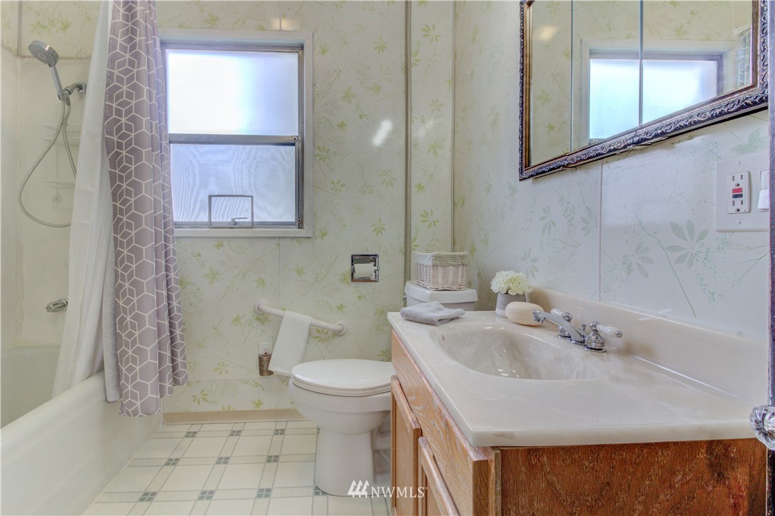 1212 Rucker Avenue Everett, WA 98201 - Photo 18 of 25