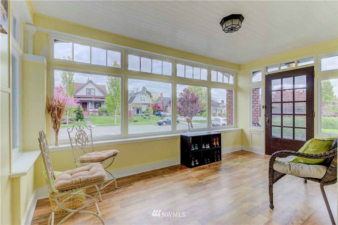1212 Rucker Avenue Everett, WA 98201 - Photo 5 of 25