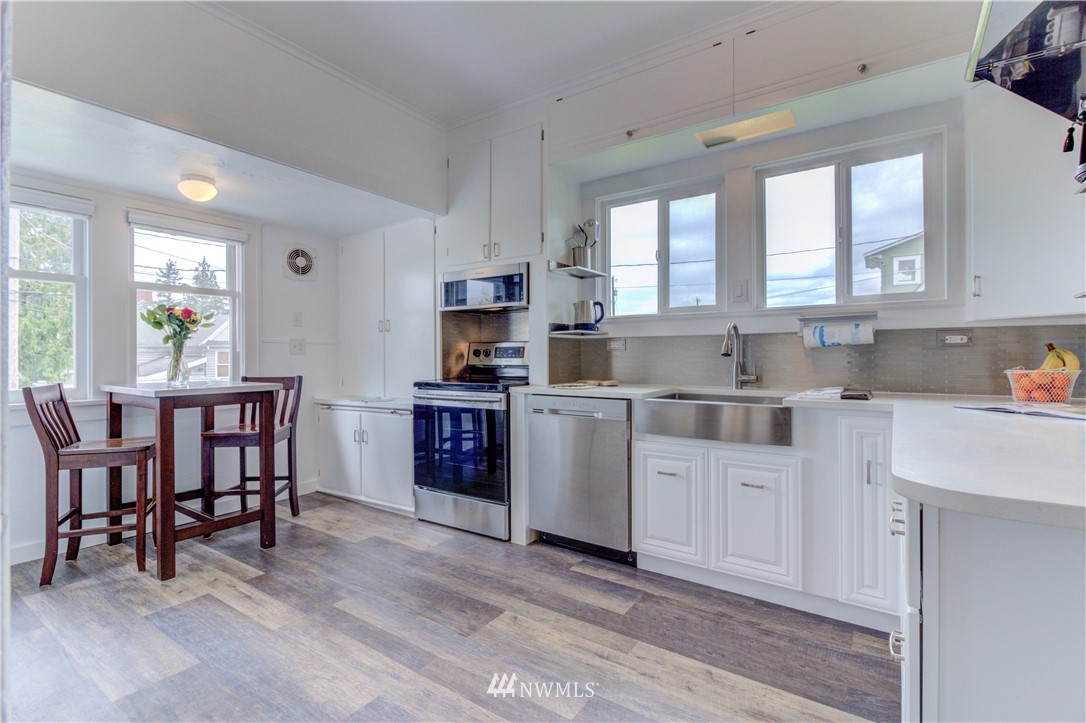 1212 Rucker Avenue Everett, WA 98201 - Photo 7 of 25