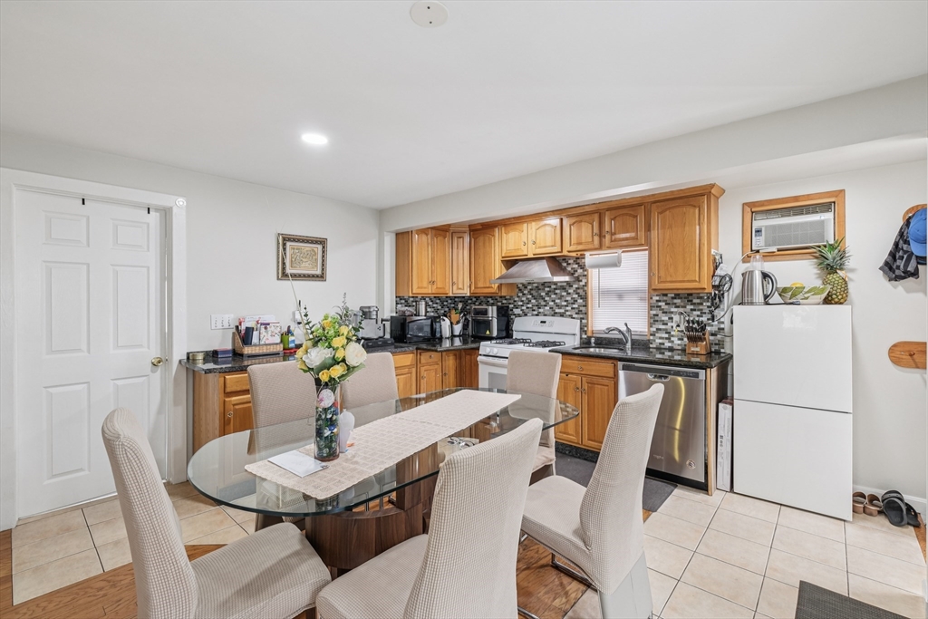 7 Montrose Street Everett, MA 02149 - Photo 32 of 41