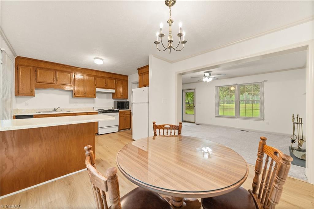 492 Monroeton Golf Course Road Reidsville, NC 27320 - Photo 5 of 21 Gallery Image 5