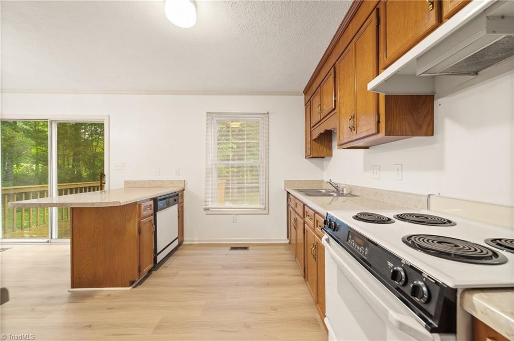 492 Monroeton Golf Course Road Reidsville, NC 27320 - Photo 10 of 21 Gallery Image 10