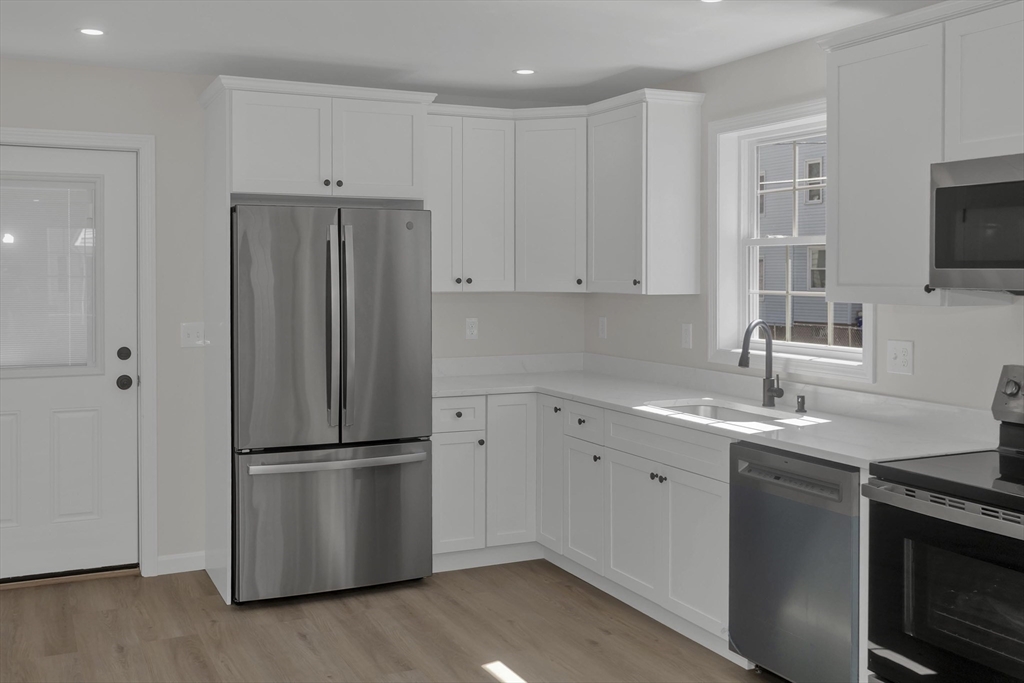 63-65 Euclid Avenue Springfield, MA 01108 - Photo 8 of 25