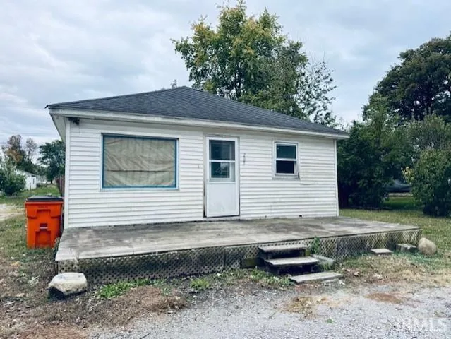 $59,900 | 205 West Scott Street, Wolcott, IN 47995