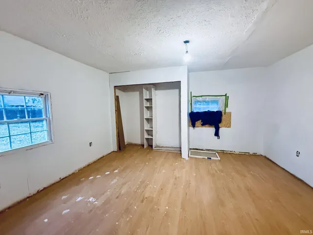 $59,900 | 205 West Scott Street, Wolcott, IN 47995