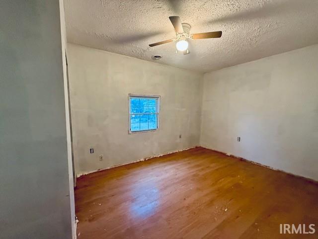 205 West Scott Street Wolcott, IN 47995 - Photo 10 of 14