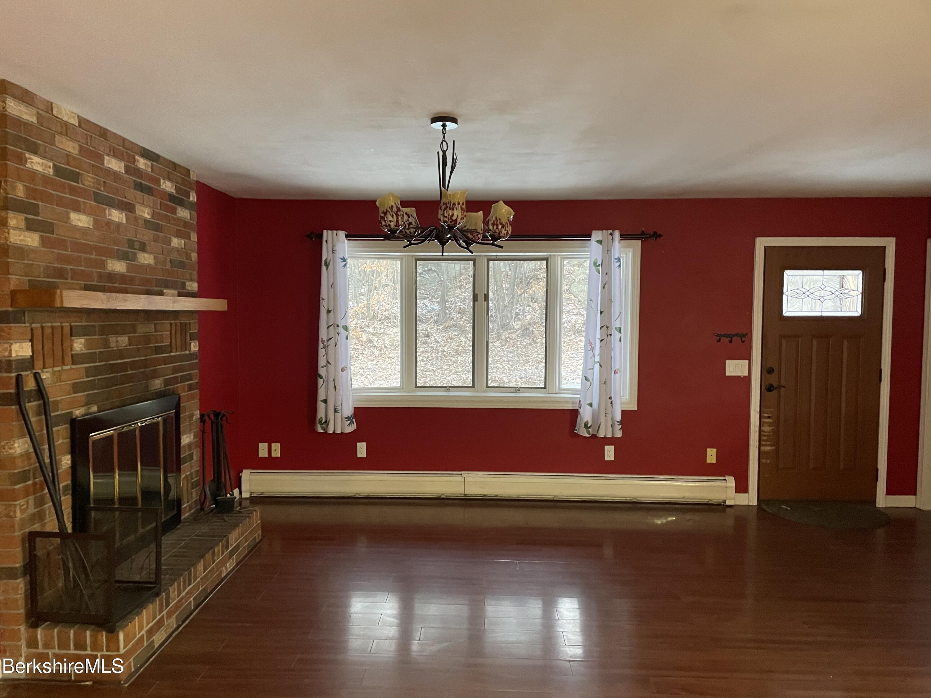 290 Horrigan Road Clarksburg, MA 01247 - Photo 7 of 24 Living room