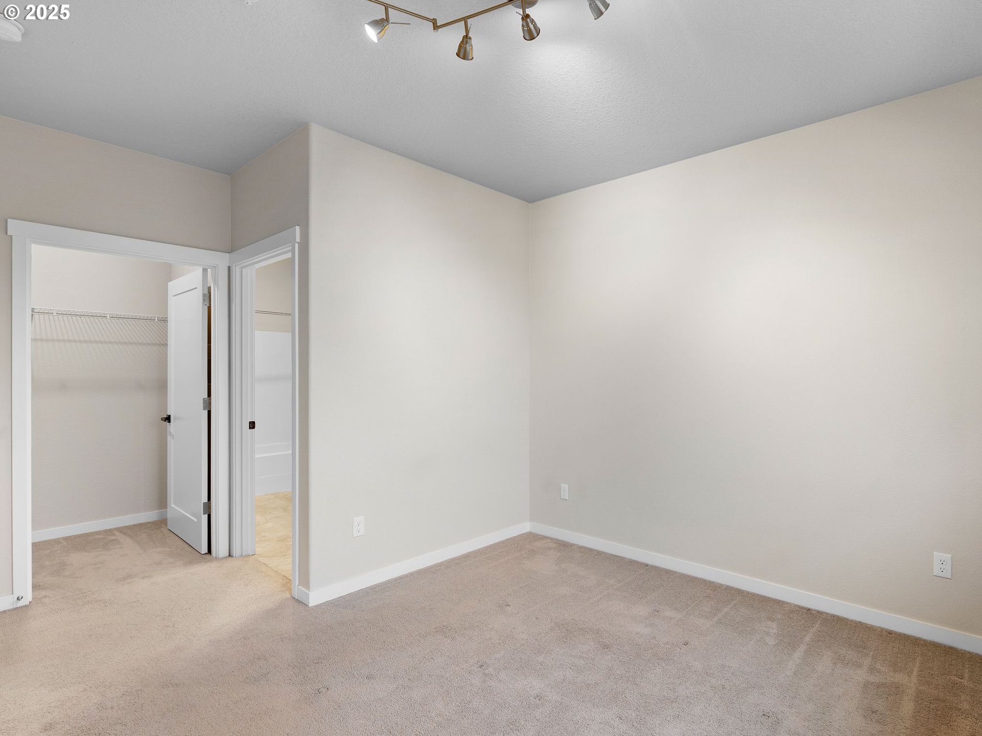 17182 Southwest Appledale Road, Unit 405 Beaverton, OR 97007 - Photo 17 of 47