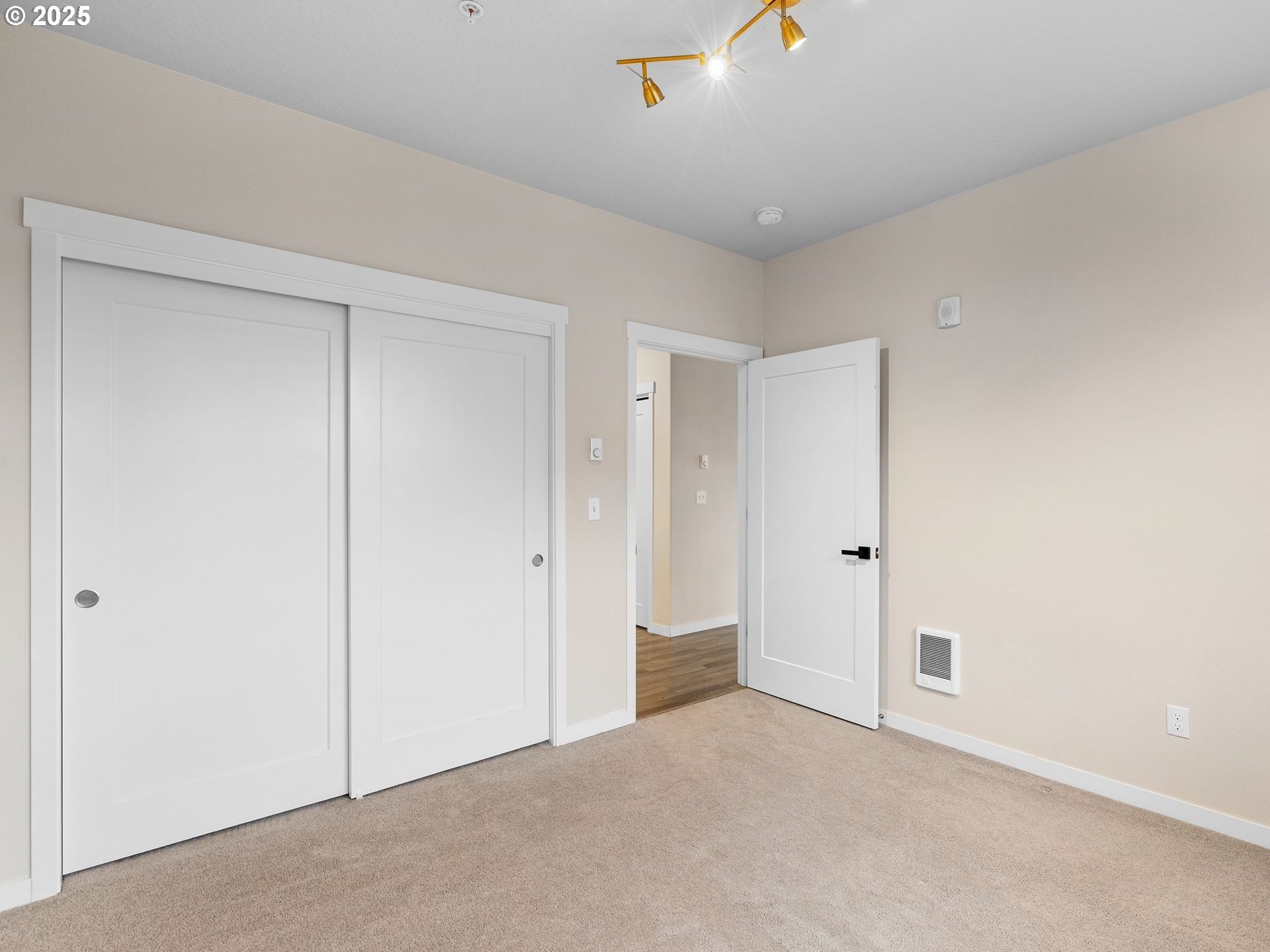 17182 Southwest Appledale Road, Unit 405 Beaverton, OR 97007 - Photo 20 of 47