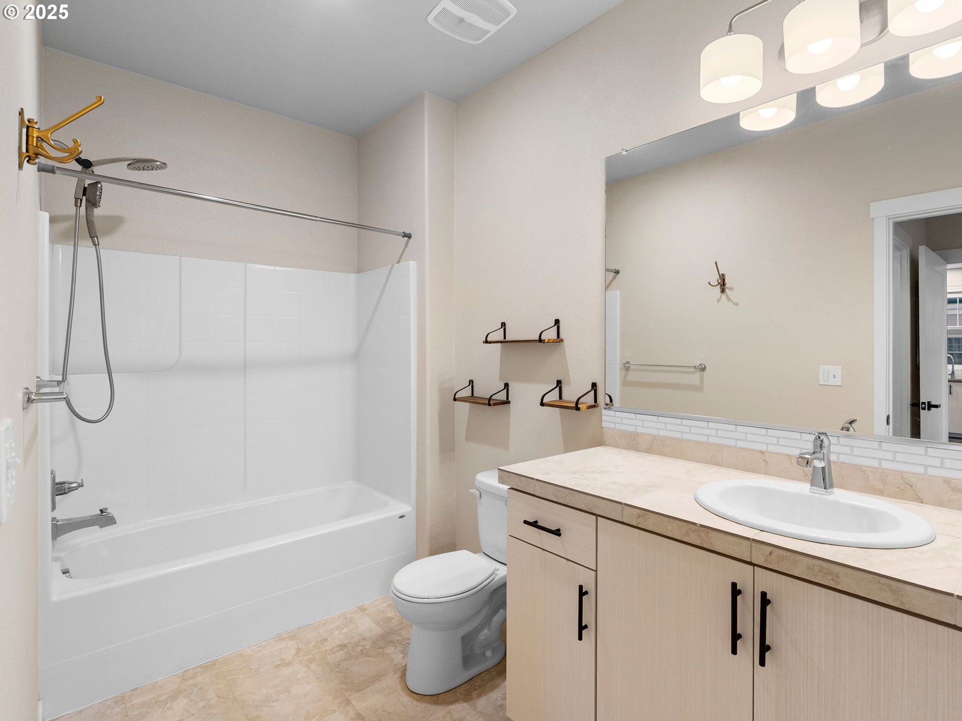 17182 Southwest Appledale Road, Unit 405 Beaverton, OR 97007 - Photo 24 of 47