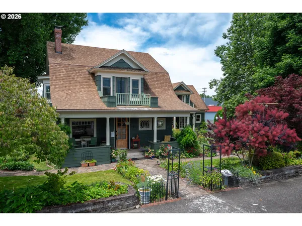 $695,000 | 717 North 3rd Avenue, Stayton, OR 97383