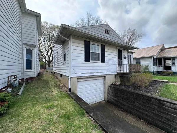 $139,000 | 713 West Queen Street, Muncie, IN 47303