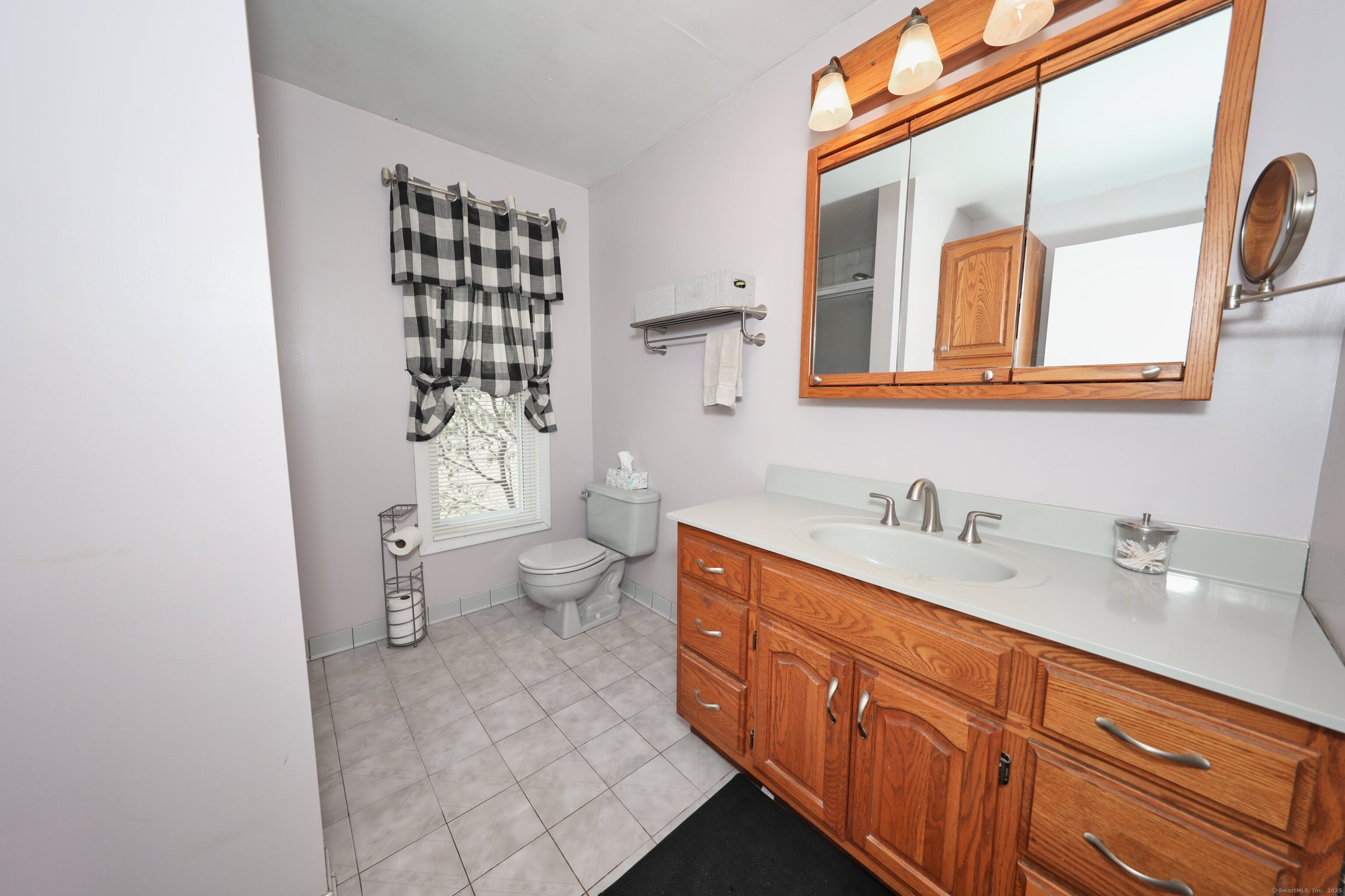 154 South Benham Road Seymour, CT 06483 - Photo 17 of 40