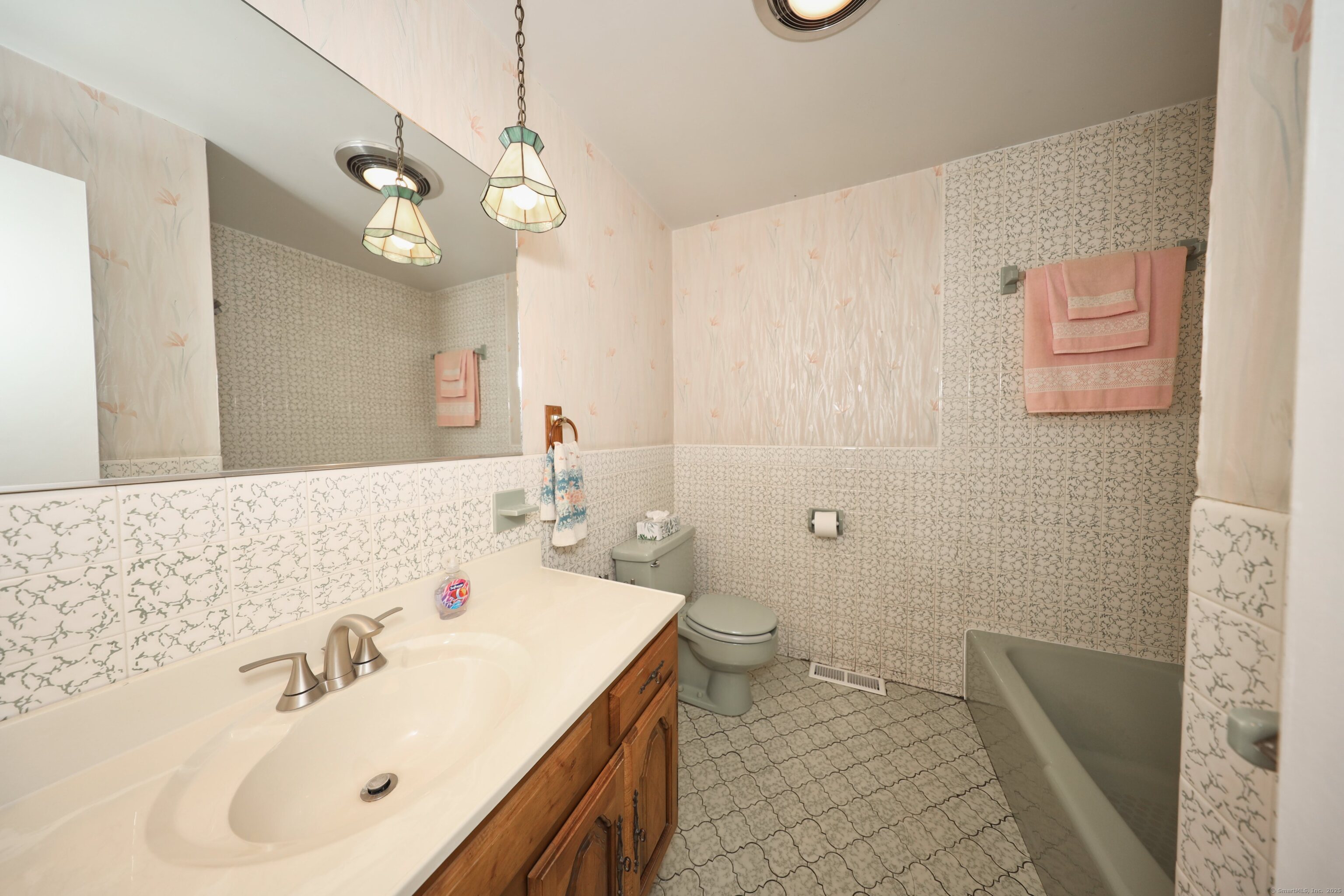 154 South Benham Road Seymour, CT 06483 - Photo 18 of 40