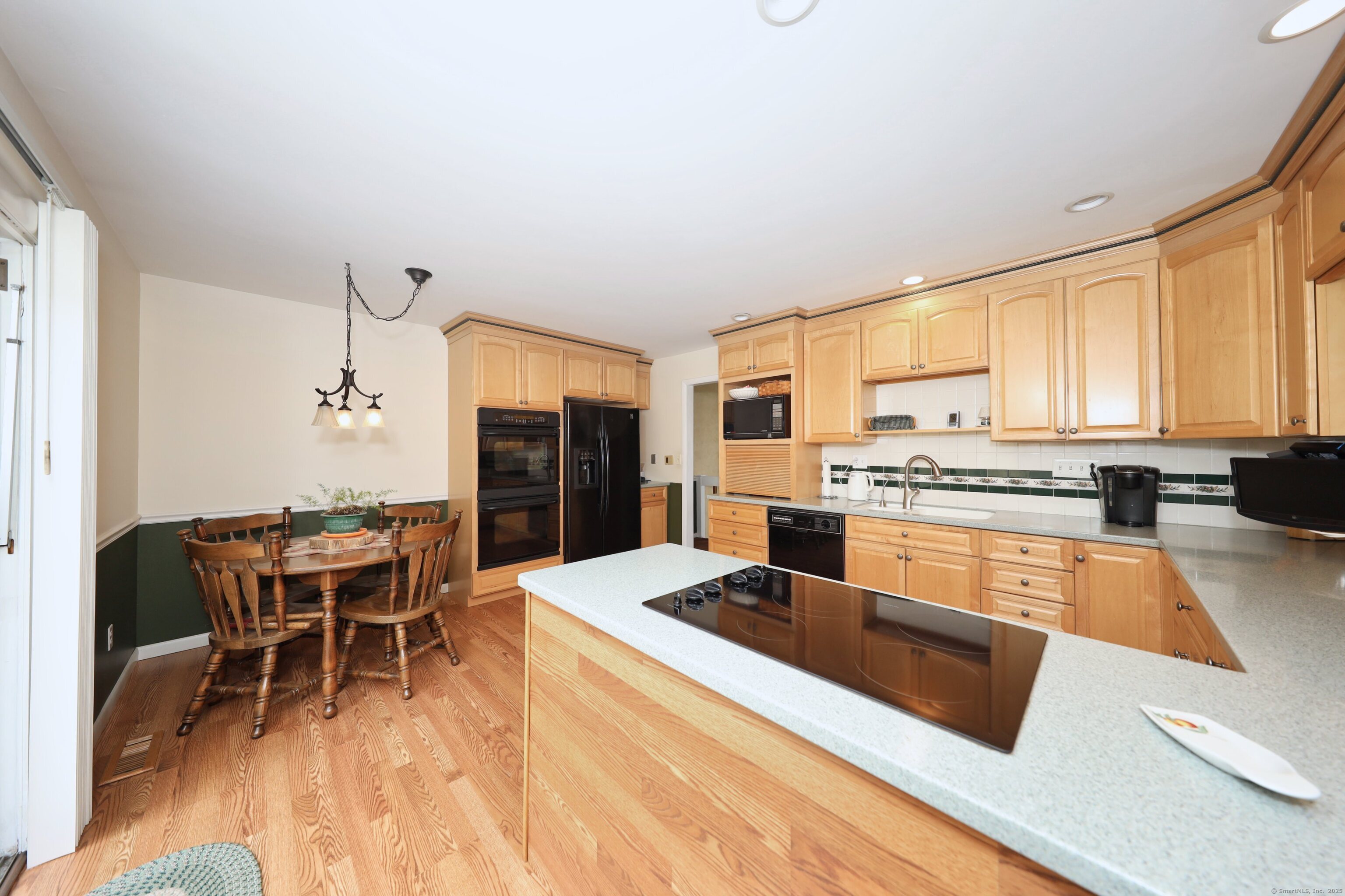 154 South Benham Road Seymour, CT 06483 - Photo 8 of 40