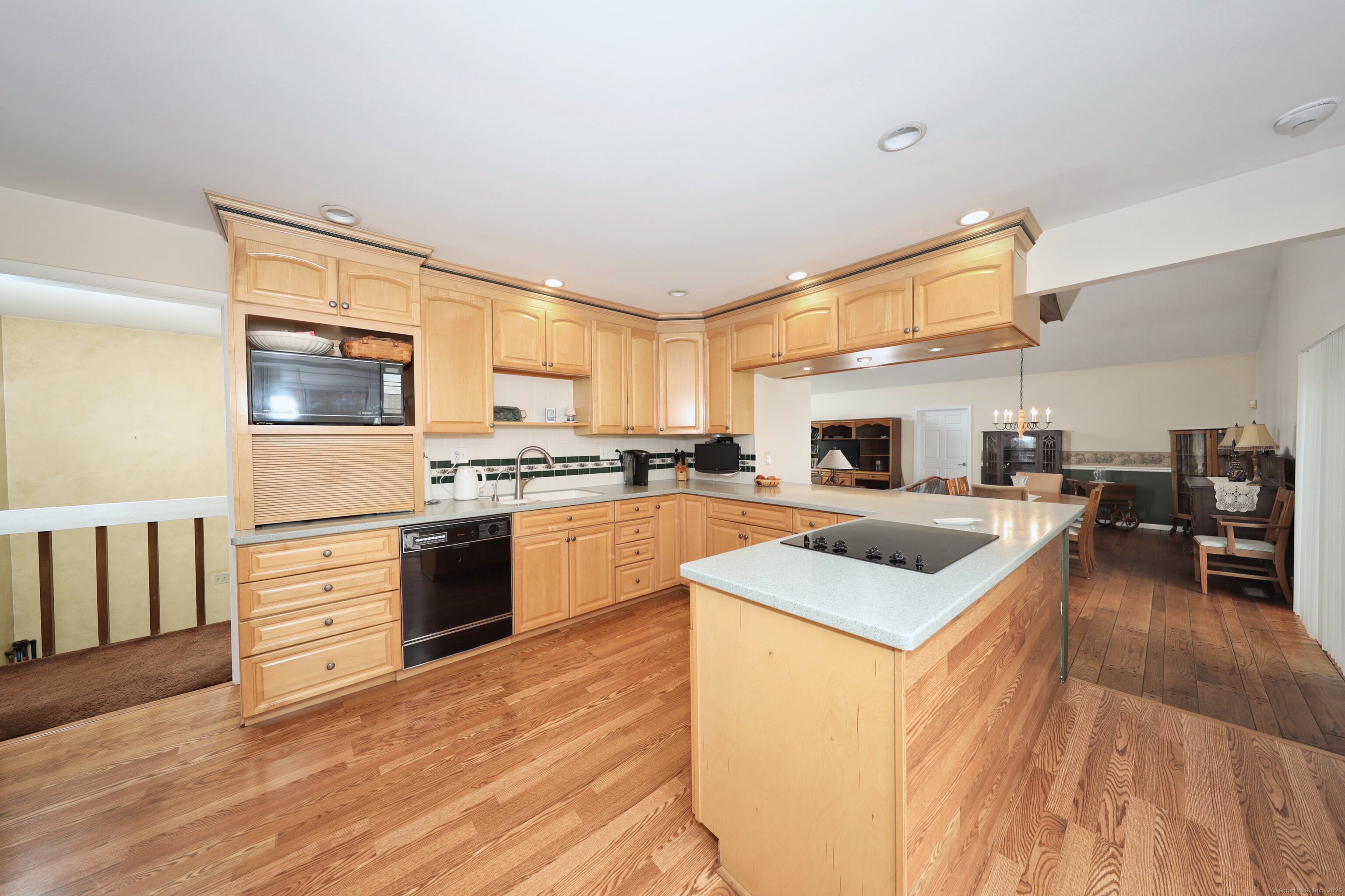 154 South Benham Road Seymour, CT 06483 - Photo 9 of 40