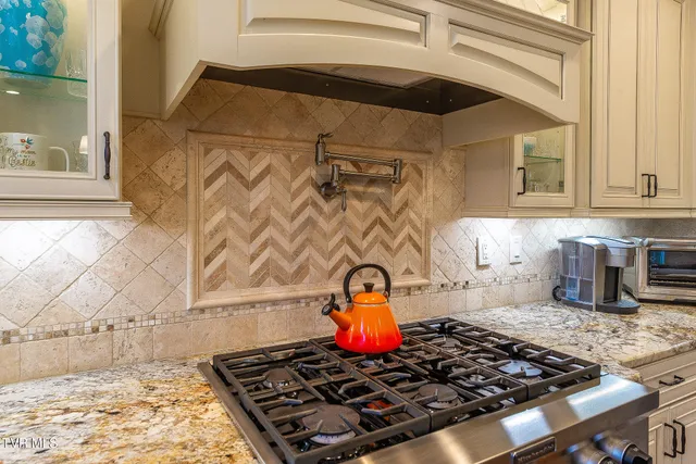 $1,250,000 | 5079 Rose Gardens Circle, Kingsport, TN 37660