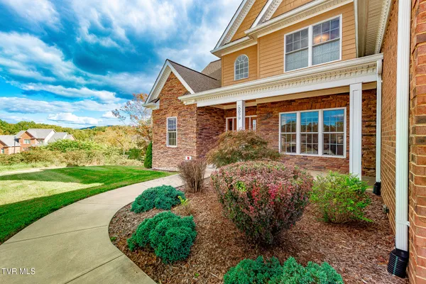 $1,199,999 | 5079 Rose Gardens Circle, Kingsport, TN 37660