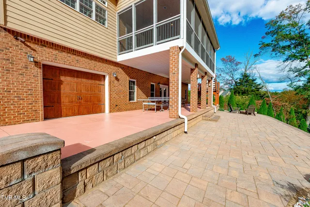 $1,250,000 | 5079 Rose Gardens Circle, Kingsport, TN 37660