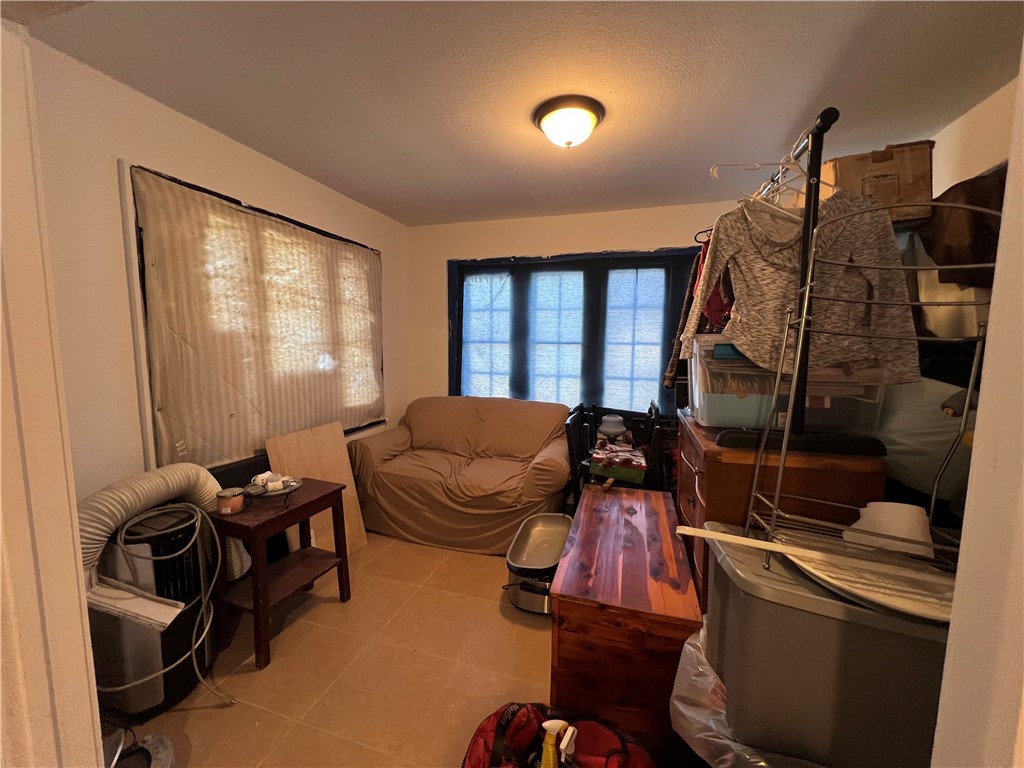 1304 Riverview Avenue Decatur, IL 62522 - Photo 9 of 14 Gallery Image 9