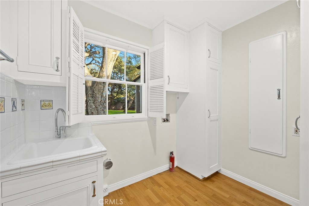 1300 Ramona Road Arcadia, CA 91006 - Photo 26 of 39 a bathroom with a sink and a window